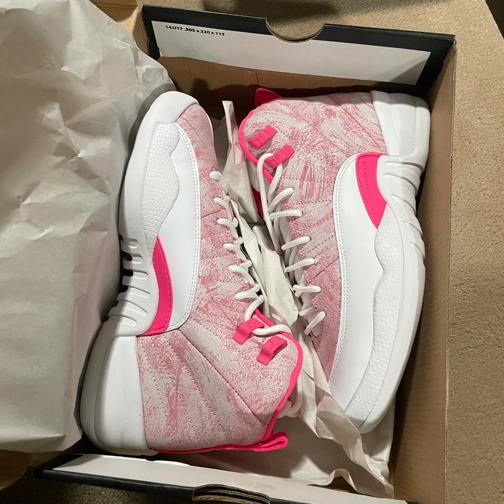 Pink/white AIR JORDAN RETRO